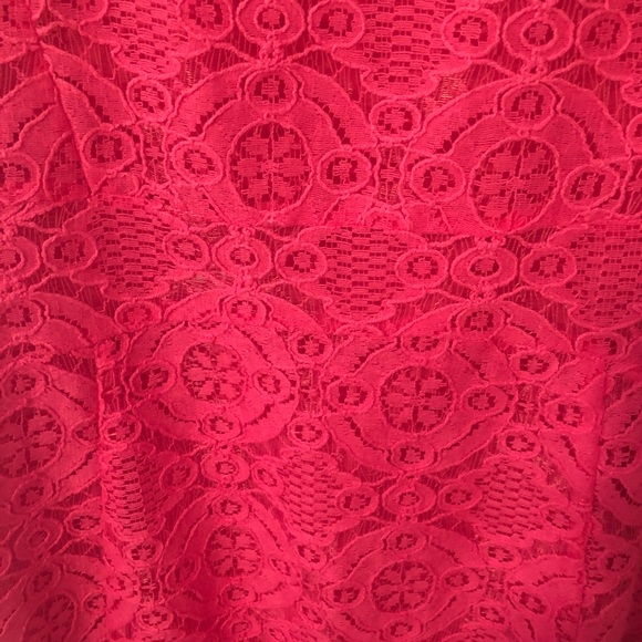 Pink lace dress - Picture 2 of 2